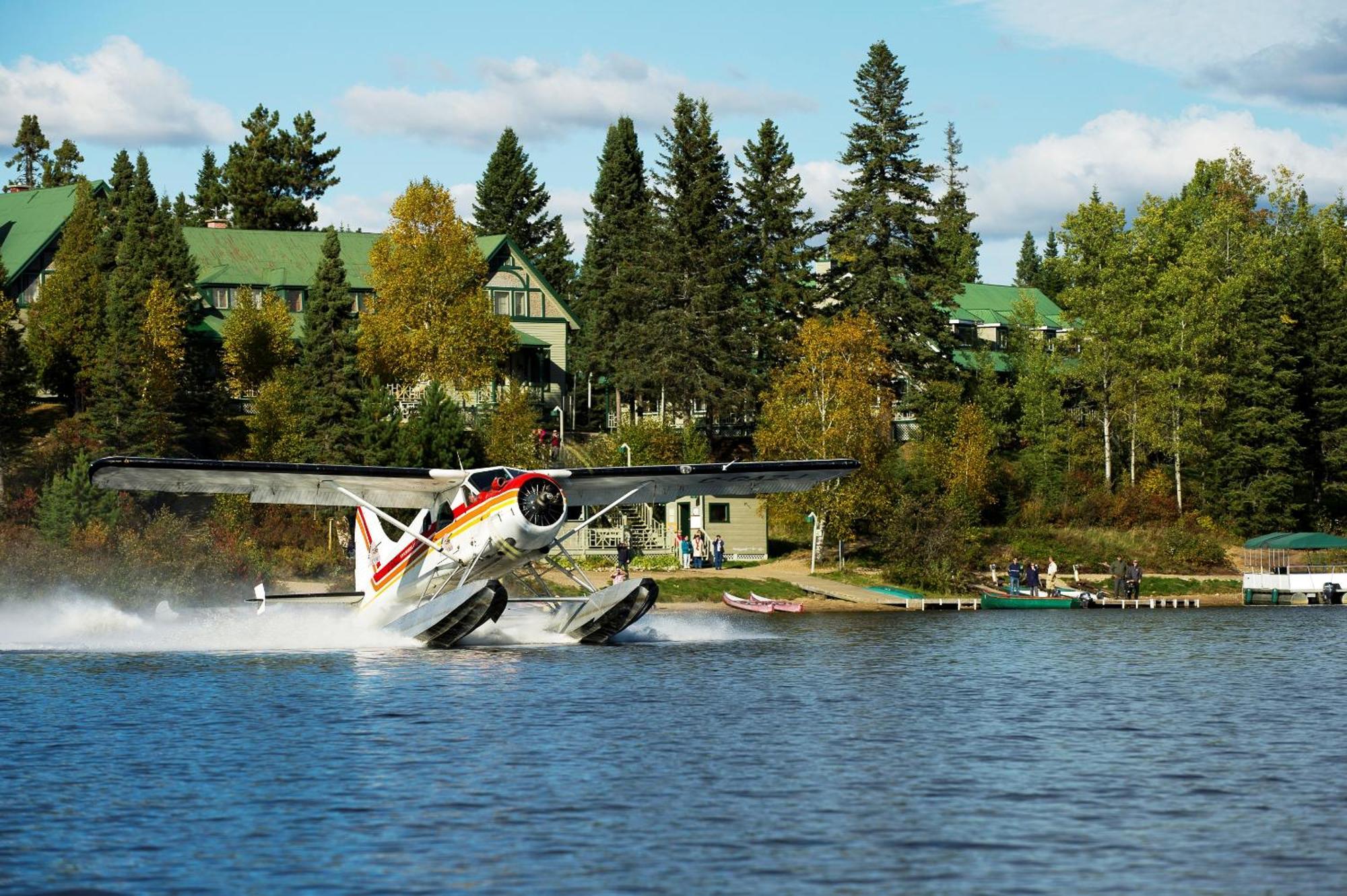 Domaine Le Bostonnais - Le Village En Bois Rond Ла Тук Екстериор снимка