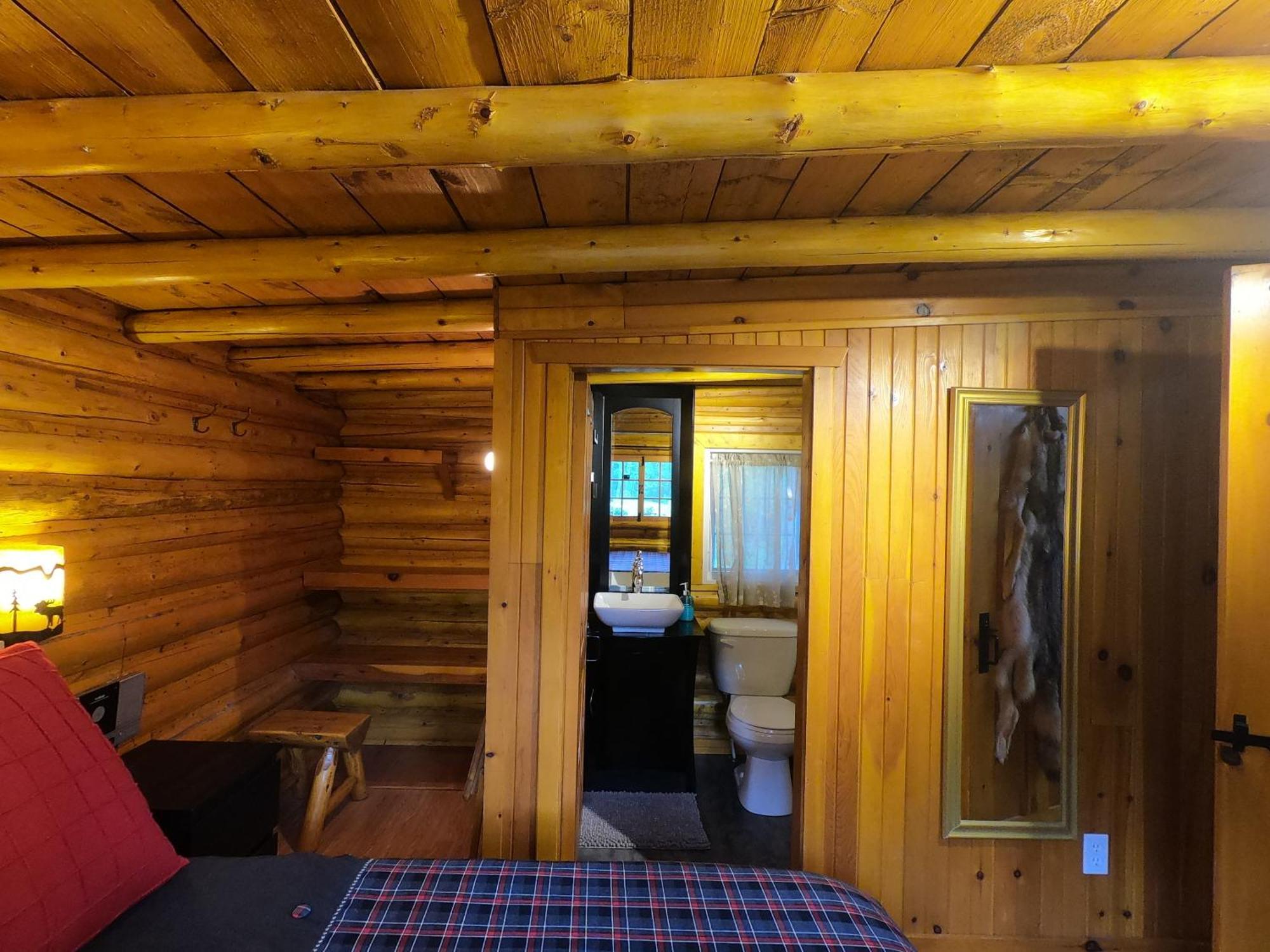 Domaine Le Bostonnais - Le Village En Bois Rond Ла Тук Стая снимка
